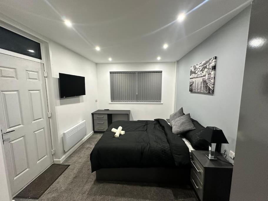 Luxurious 2 Bedroom Flat Beeston Hill ภายนอก รูปภาพ